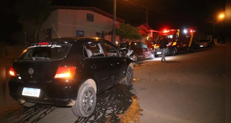 O condutor do Gol e a passageira do Corsa não se feriram.