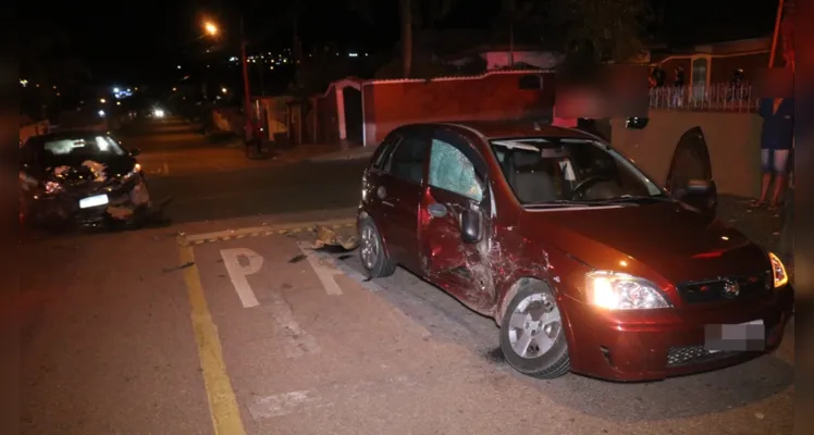 O condutor do Gol e a passageira do Corsa não se feriram.