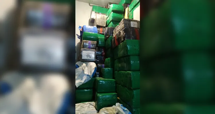 PM e Receita apreendem 4 toneladas de maconha em Irati
