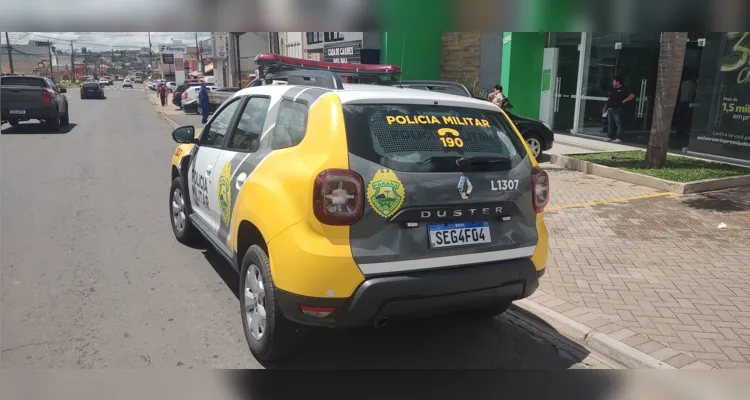 Uma equipe de Trânsito Municipal e da Polícia Militar estiveram no local para registrar boletim da ocorrência. 