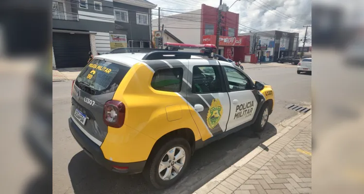 Uma equipe de Trânsito Municipal e da Polícia Militar estiveram no local para registrar boletim da ocorrência. 