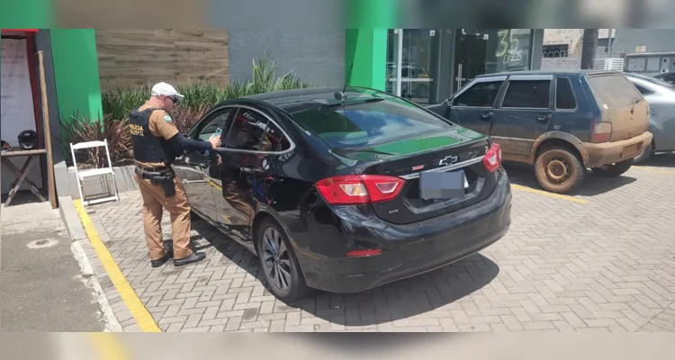 Uma equipe de Trânsito Municipal e da Polícia Militar estiveram no local para registrar boletim da ocorrência. 