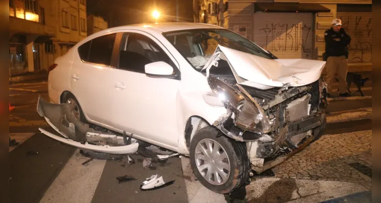 Acidente foi na esquina das ruas Dr. Colares e Santos Dumont