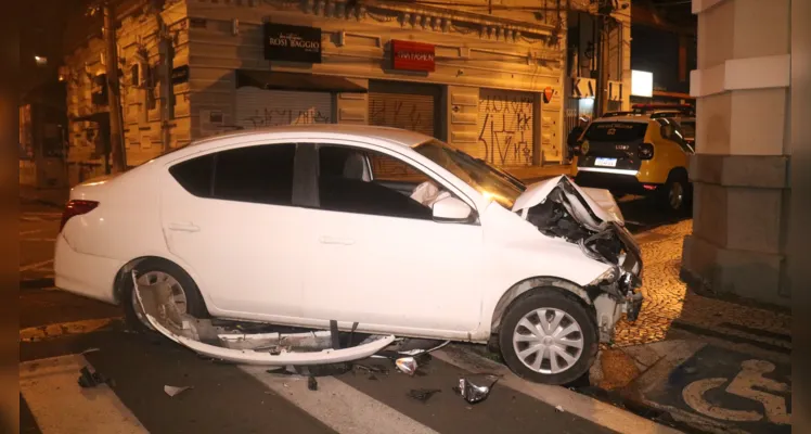 Acidente foi na esquina das ruas Dr. Colares e Santos Dumont