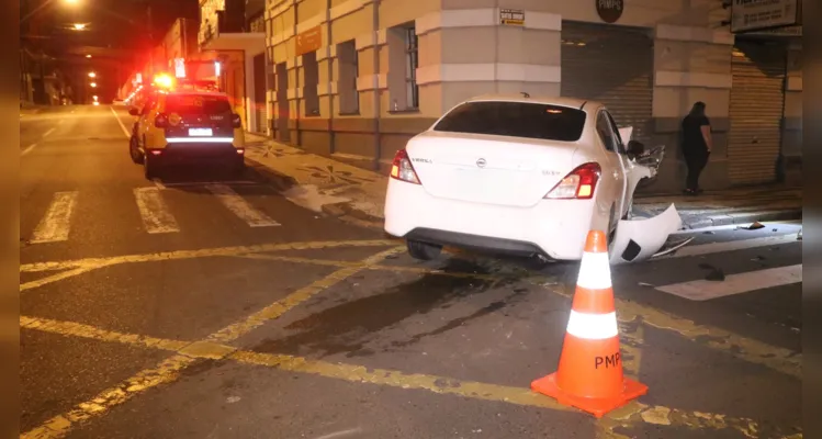 Acidente foi na esquina das ruas Dr. Colares e Santos Dumont