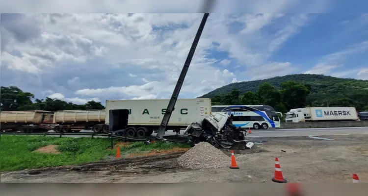 A PRF informou que o acidente não causou interdições da rodovia.