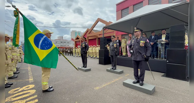 O Tenente-Coronel Guimarães Ferreira, a partir de agora, assumirá o setor pessoal do Grupamento de Bombeiros de Curitiba.