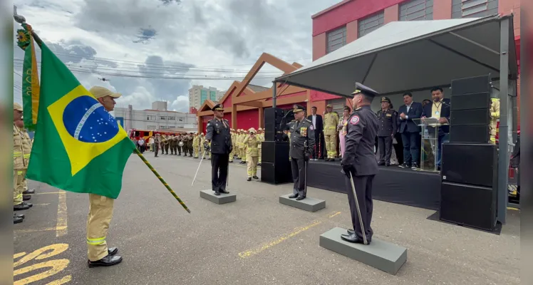 O Tenente-Coronel Guimarães Ferreira, a partir de agora, assumirá o setor pessoal do Grupamento de Bombeiros de Curitiba.