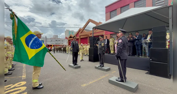 O Tenente-Coronel Guimarães Ferreira, a partir de agora, assumirá o setor pessoal do Grupamento de Bombeiros de Curitiba.