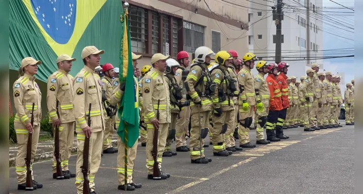 O Tenente-Coronel Guimarães Ferreira, a partir de agora, assumirá o setor pessoal do Grupamento de Bombeiros de Curitiba.