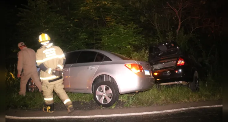 Acidente aconteceu nesta madrugada de sábado (23)