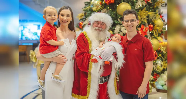 Maria Eliza Levandoski, Ricardo Angelo Jeczmionski 
com seus filhos João Pedro Levandoski Jeczmionski e Maria Júlia Levandoski Jeczmionski