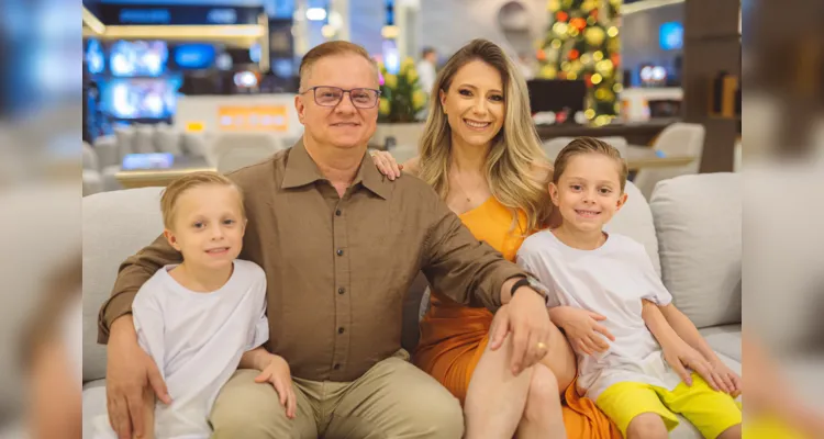 Gianmarco Penteado, Monia Graziela Barreta Penteado e os
seus filhos Gustavo e Gael Barreta Penteado