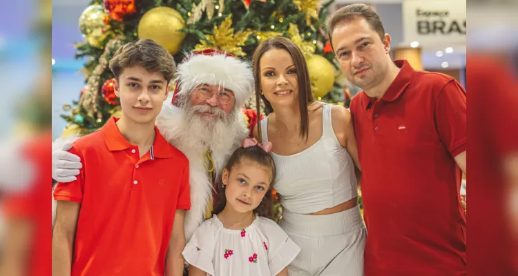 Nadia Los, Renato Schaffka e seus filhos Beatriz Los Schaffka 
e Pietro Los Schaffka