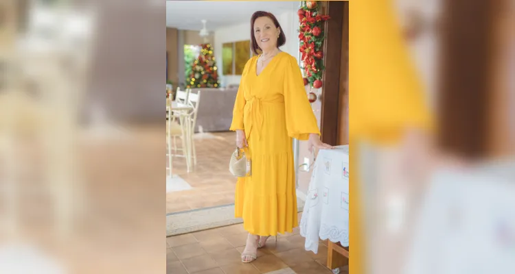 Nascida e criada nos Campos Gerais, constituiu família, e hoje desfruta ao lado do marido, dos 2 filhos e dos 7 netos