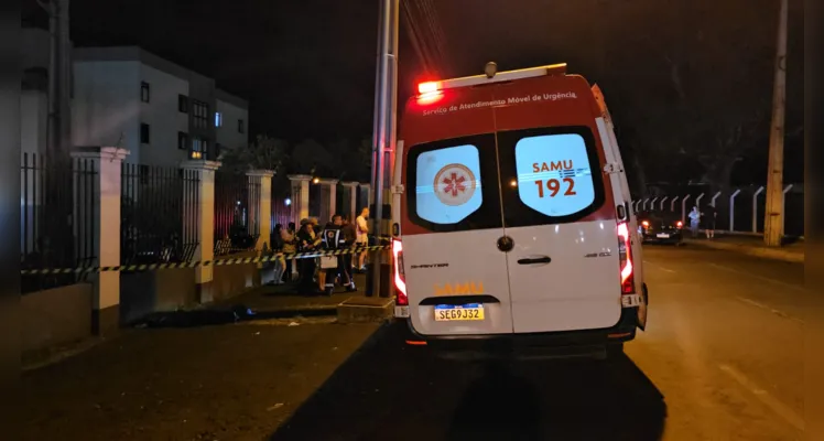 Rapaz foi encontrado caído e morto em frente ao conjunto residencial Monteiro Lobato 