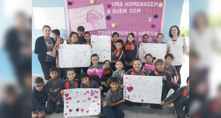 Outros momentos e homenagens marcaram ações dos estudantes em sala de aula