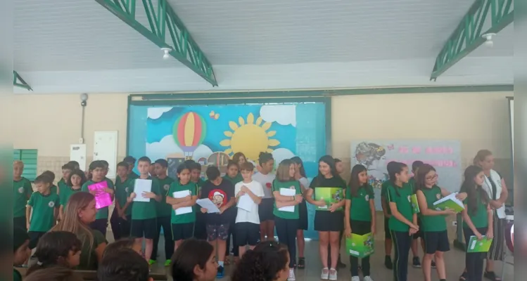 Ações dentro e fora da sala de aula contribuíram com homenagens.