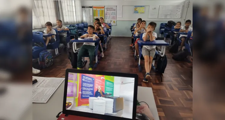 Confira os trabalhos em sala e as imagens enviadas pelos alunos das refeições em seus lares.