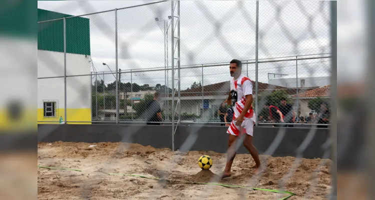 Palmeira reinaugura espaço poliesportivo após reforma