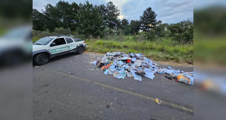 A quantidade de lixo descartado era alarmante, sendo suficiente para encher um saco big bag e mais 12 sacos de ráfia de coleta seletiva