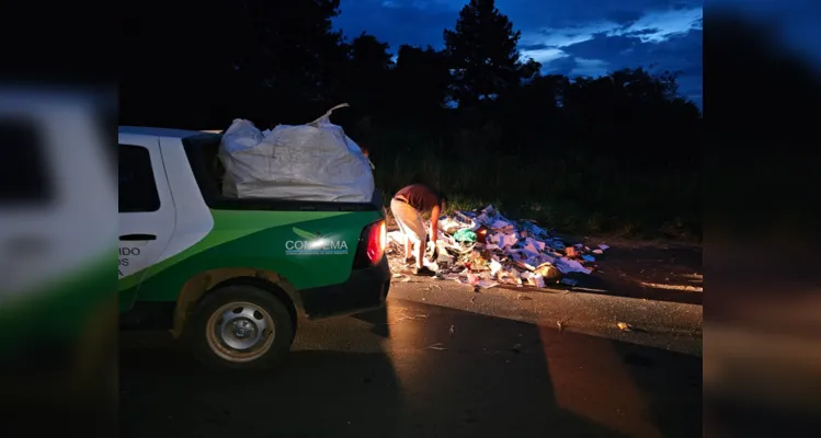 A quantidade de lixo descartado era alarmante, sendo suficiente para encher um saco big bag e mais 12 sacos de ráfia de coleta seletiva