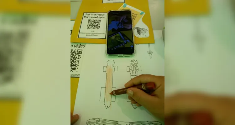 QR Codes e outros elementos também foram utilizados em sala.