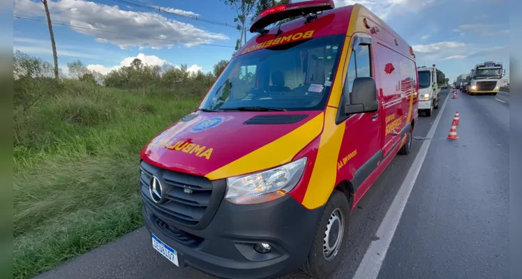 Agentes dos Bombeiros encaminharam à vítima à unidade hospitalar.