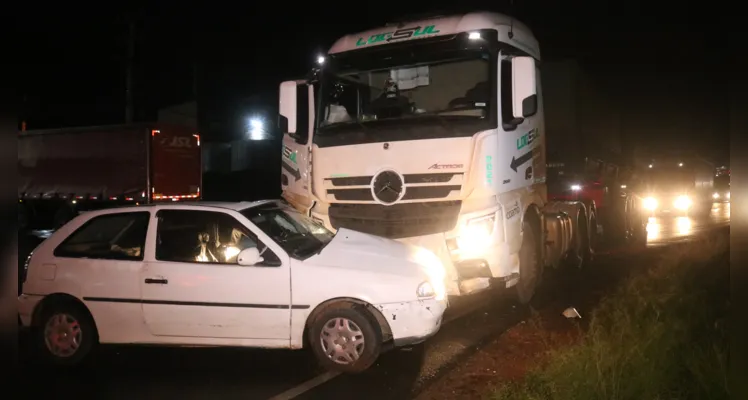 Colisão aconteceu na BR-376, próximo à Heineken.