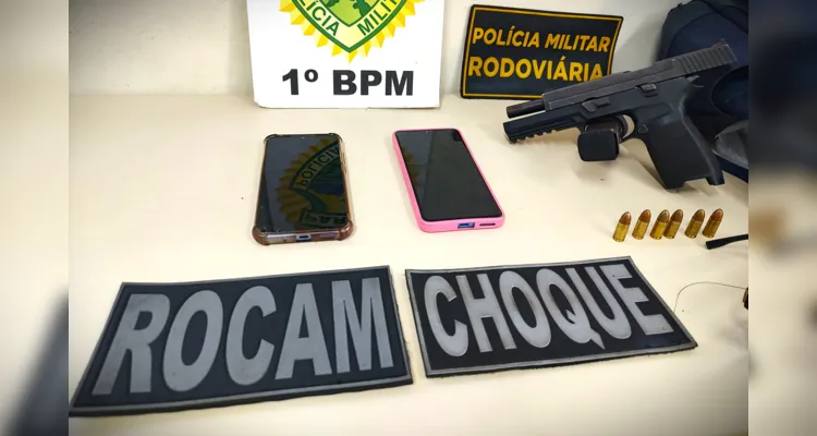 Aparelhos celulares que foram roubados da oficina.