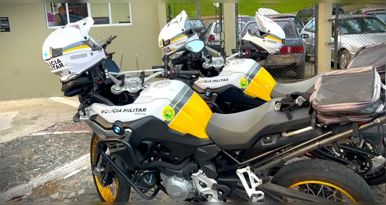 Equipes da Polícia Militar foram acionadas para a ocorrência.