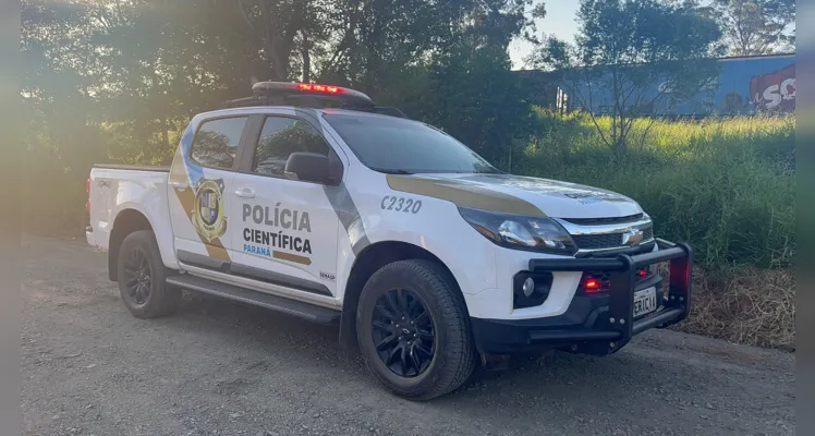 Equipe da Polícia Científica durante as investigações sobre o caso.