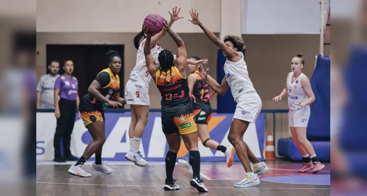 PG luta até o fim, mas perde para Campinas no Basquete Feminino