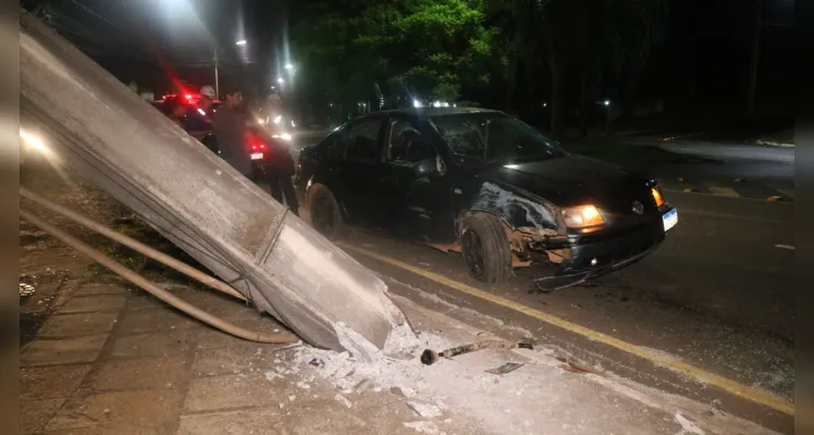 Acidente aconteceu na madrugada deste sábado (02)