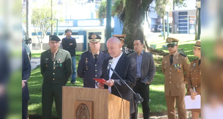 Evento teve participação de autoridades civis e militares.