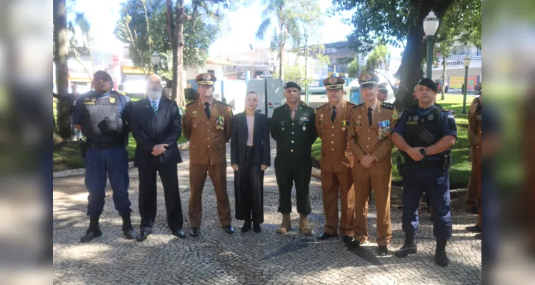 Evento teve participação de autoridades civis e militares.