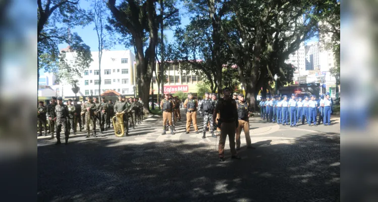 Cerimônia aconteceu na Praça Barão do Rio Branco.