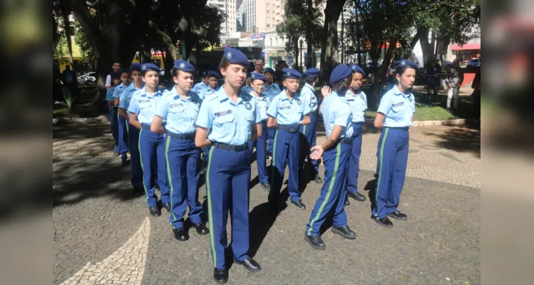 Evento teve participação de autoridades civis e militares.