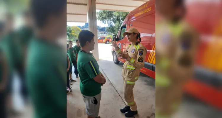 Bate-papo com profissional trouxe vários conhecimentos aos alunos.