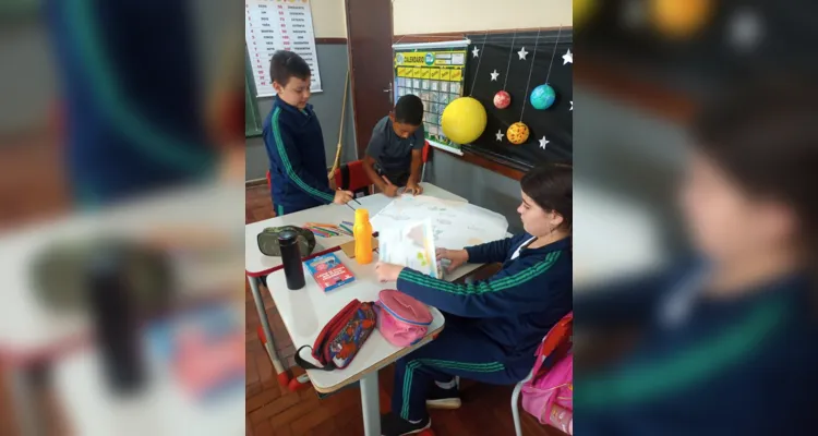 Confira os registros feitos em casa e o trabalho em sala de aula.