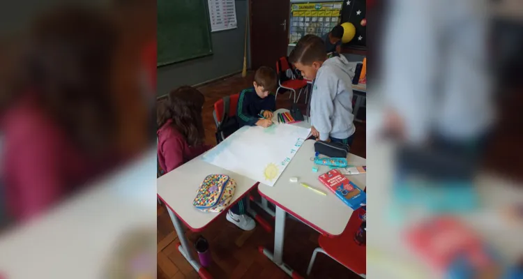 Confira os registros feitos em casa e o trabalho em sala de aula.