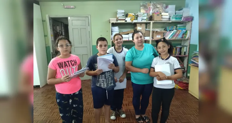 Educandos puderam conversar com vários professores sobre importante temática.