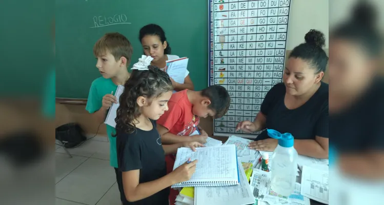 Educandos puderam conversar com vários professores sobre importante temática.