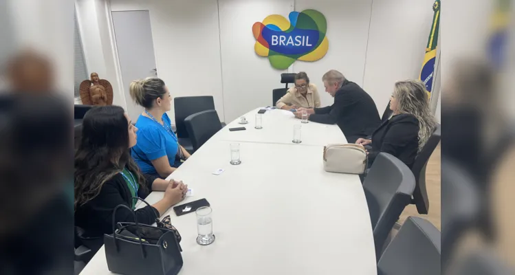 Prefeito de Tibagi se reúne com equipe da Embratur em Brasília