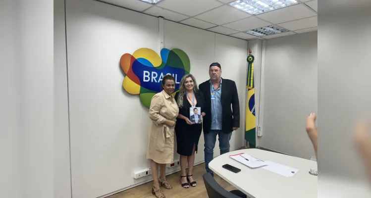 Prefeito de Tibagi se reúne com equipe da Embratur em Brasília