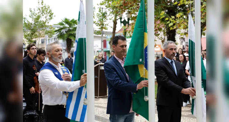 Ato cívico marca o aniversário do município de Palmeira