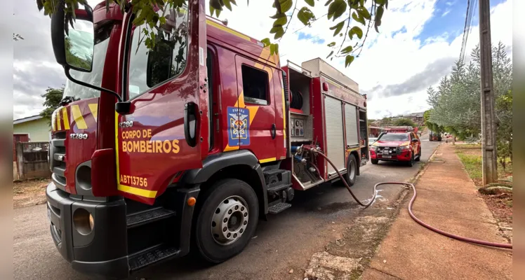 Residência atingida fica na rua João Carneiro Gomes.