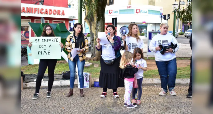 Maio Furta-Cor realiza ações sobre causas maternas em PG