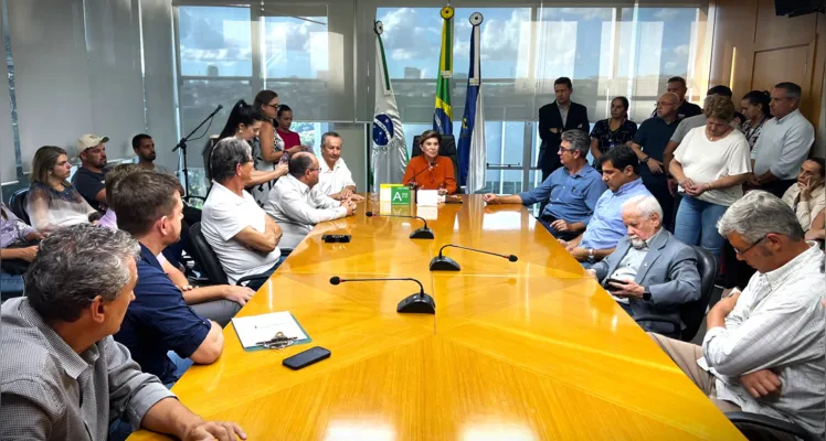 Evento aconteceu no gabinete da prefeita de Ponta Grossa.