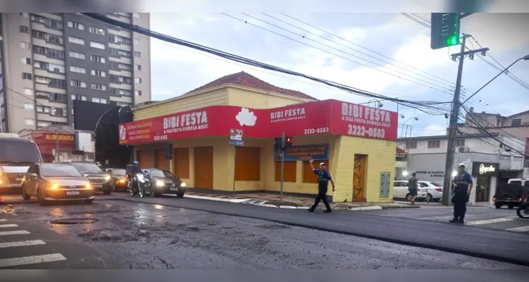 Obras de pavimentação acontecem por toda a rua Doutor Paula Xavier.